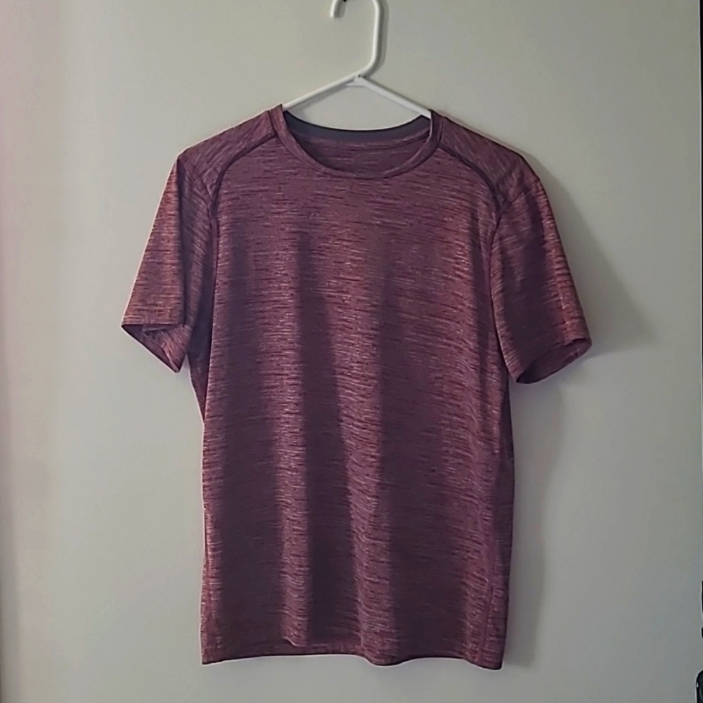 Athletic t-shirt, sport top